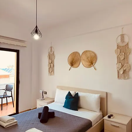 Hotel White