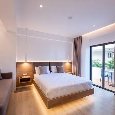 Hotel White