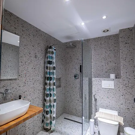 White Ksamil
