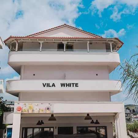 Hotel White