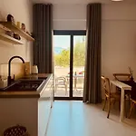 Otel White