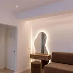 White 3* كساميل