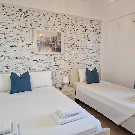 Hotel White
