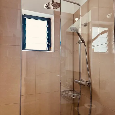 White 3* Ksamil