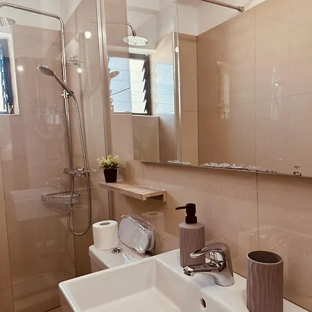 White Hotel Ksamil